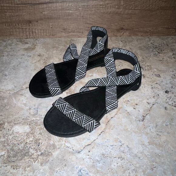 Dream Pairs Shoes - Dream Pairs Black and White Triangle Aztec Print Sandals Flats Elastic Straps